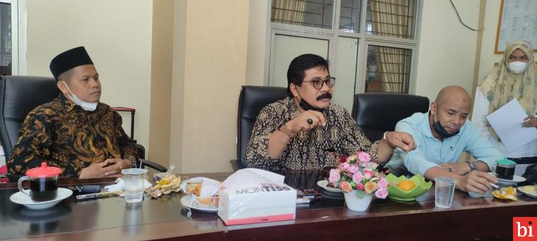 Ketua KPU KotaAsraf Danil Solok mengakui dua tahun tak masuk nominator  Monev Komisi Informasi Sumatera Barat (KISB) luar biasa. IST