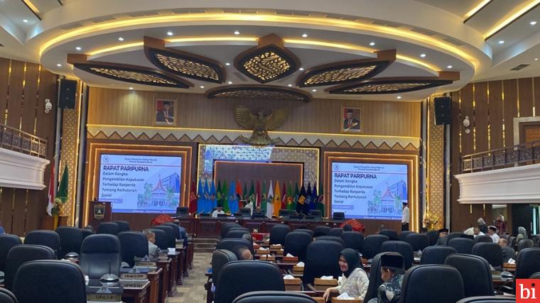 Rapat paripurna DPRD Provinsi Sumatera Barat Pengambilan Keputusan terhadap Ranperda tentang Perhutanan Sosial di ruang rapat utama DPRD Sumbar, Jumat (5/4/2024). IST