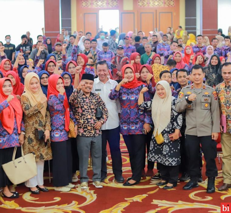 Pemerintah Kabupaten Pesisir Selatan Sumatera Barat mendorong Badan Usaha Milik Nagari (BUMNag) mampu mendongkrak peran dalam rangka peningkatan ekonomi dan pembangunan nagari. IST
