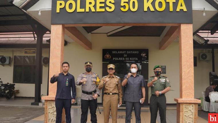 Bupati Limapuluh Kota Safaruddin Datuk Bandaro Rajo mendukung penuh pelaksanaan Operasi Patuh Singgalang 2022 oleh Kepolisian Daerah (Polda) Sumatera Barat. LY