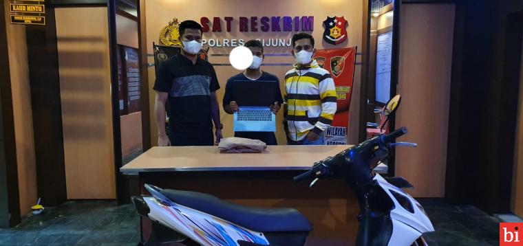 Jajaran Satreskrim Polisi Resort (Polres) Sijunjung, Sumatera Barat, berhasil menangkap seorang warga Jorong Bukik Gombak, Nagari Padanglaweh, berinitial RS (18) terduga pencuri Laptop bermerk Lenovo. IST