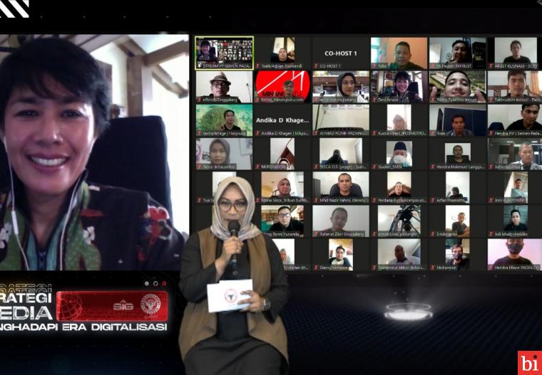 PT Semen Padang menggelar media gathering (spesial event bersama media) virtual melalui aplikasi zoom bersama ratusan wartawan dari berbagai media cetak, online dan elektonik di Sumbar, dengan tema 