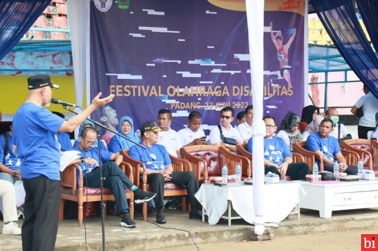 Pemerintah Provinsi Sumatera Barat (Pemprov Sumbar) bersama dengan Kementerian Pemuda dan Olahraga (Kemenpora) menggelar Festival Olahraga Disabilitas yang diikuti oleh 330 siswa dari seluruh sekolah di Sumatera Barat. IST