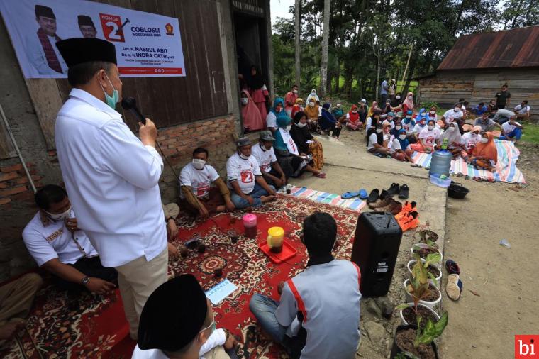 Calon Gubernur Sumatra Barat Nasrul Abit, bertemu dan berdiskusi dengan Warga Balun, Nagari Pakan Rabaa, Kecamatan Sangir, Kabupaten Solok Selatan.