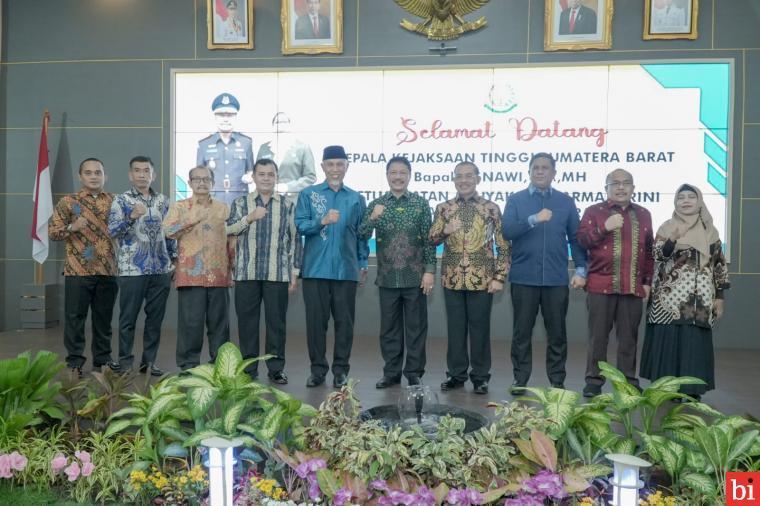 Mahyeldi saat acara Penyambutan dan Silaturahmi Kepala Kejaksaan Tinggi (Kajati) Provinsi Sumbar yang baru di Auditorium Gubernuran, Padang, Selasa (23/5/2023). IST