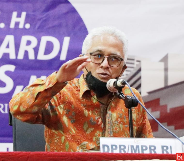 Anggota DPR/MPR RI Guspardi Gaus laksanakan sosialisasi empat pilar kepada jurnalis se Sumbar, Jumat (9/4/21) di Auditorium UIN Imam Bonjol Padang.