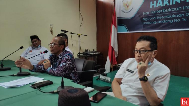 Inisiator yang juga anggota DPRD Sumbar, HM Nurnas pada Hari Keterbukaan Informasi Nasional (HAKIN), Jumat (30/4).
