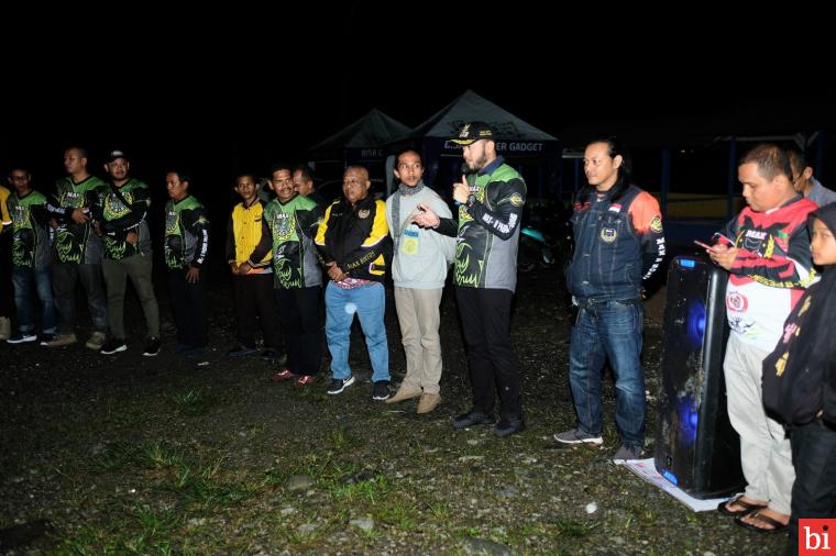 Bersama komunitas otomotif  Max Bikers Sumatera Barat, Wali Kota, H. Fadly Amran, BBA Datuak Paduko Malano ikuti kegiatan muhasabah jelang Ahad dinihari pada Sabtu (20/8) malam. PUT