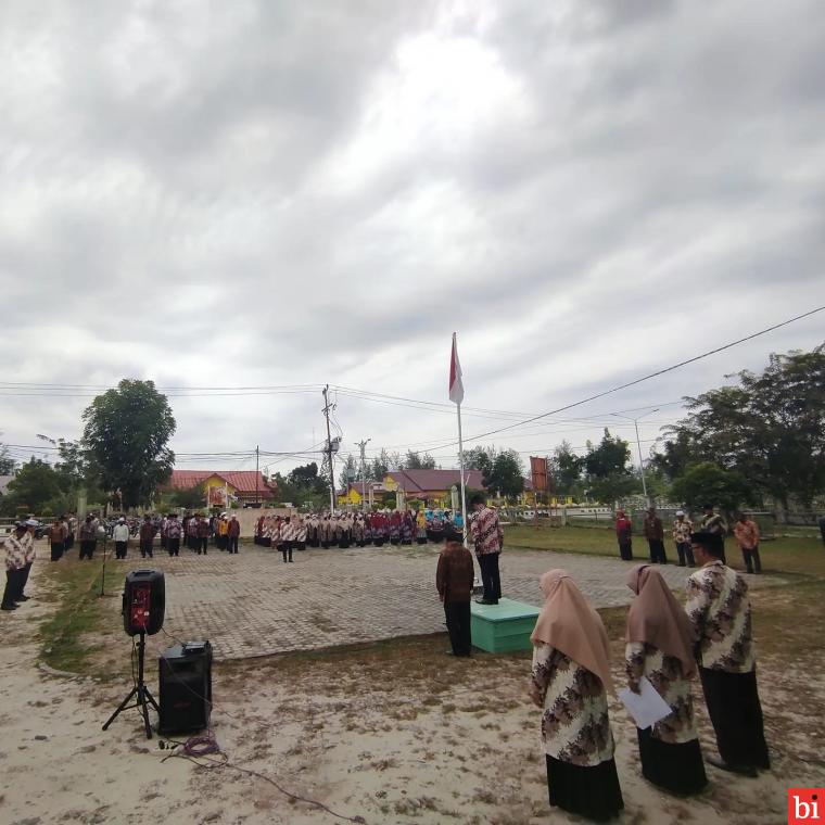 Kantor Kementerian Agama Kabupaten Aceh Singkil menggelar upacara penghormatan bendera merah putih dan doa yang bertempat di halaman kantor setempat, Jumat (17/09/2021), pagi. IST