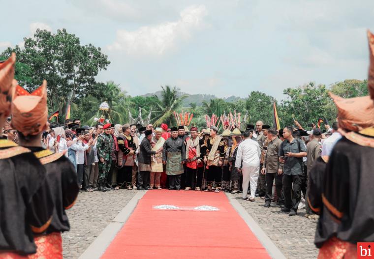 Ketua DPRD Provinsi Sumatera Barat (Sumbar) Supardi mengatakan harmonisasi yang telah terbangun antara masyarakat Sumbar dengan Menteri Pertahanan (Menhan) Republik Indonesia Prabowo Subianto, harus ditangkap sebagai peluang dalam mengoptimalkan pembangunan daerah. IST