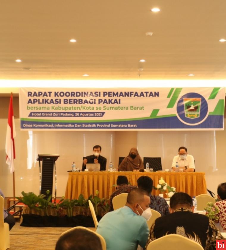 Dinas Kominfo dari seluruh kabupaten dan kota se-Sumbar, dalam rapat koordinasi tentang Pemanfaataan Aplikasi Berbagi Pakai di Sumbar di Mulia Room, Hotel Grand Zuri, Padang, Kamis (26/8/2021). IST/HUMAS