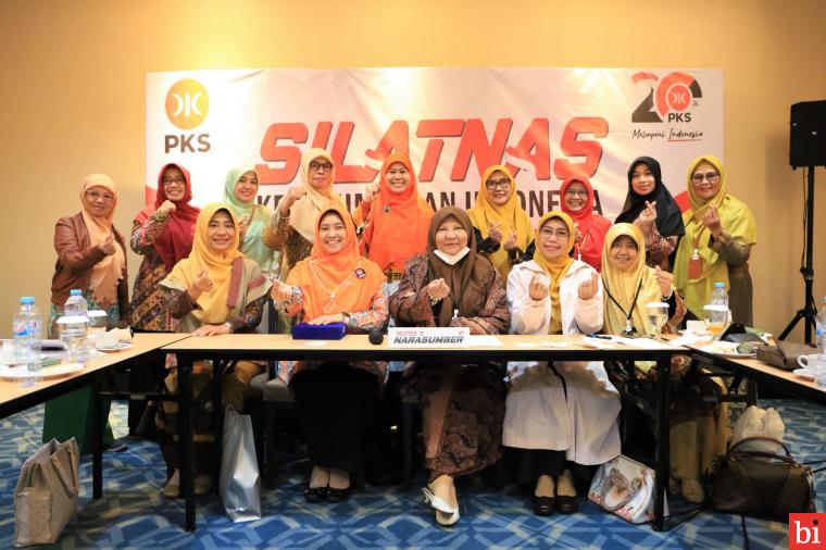 Anggota DPR RI asal Sumatera Barat, Nevi Zuairina, dalam rangkaian Milad PKS ke-20 menjadi bagian dari silaturahmi istri pimpinan daerah (Spimda) anggota PKS untuk mensukseskan pertemuan akbar PKS pertama setelah pandemi Covid-19. IST