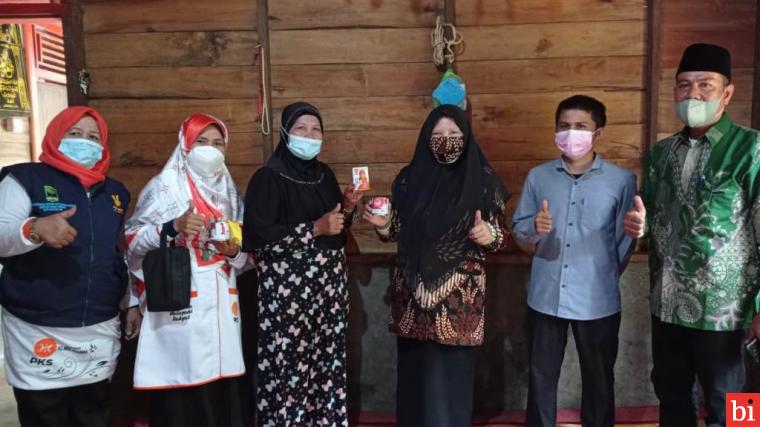 Anggota DPR RI asal Sumatera Barat II, Nevi Zuairina, melakukan 10 titik pertemuan yang tersebar di nagari-nagaridi di VII Koto Sungai Sarik, Padang Pariaman Senin (9/8/2021). IST/HUMAS