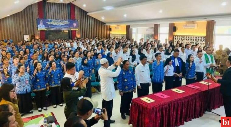Pemerintah kabupaten Kepulauan Mentawai melakukan pelantikan tenaga fungsional sebanyak 124 dan tenaga PPPK guru di Aula Bappeda Mentawai, Senin (24/7/2023). IST