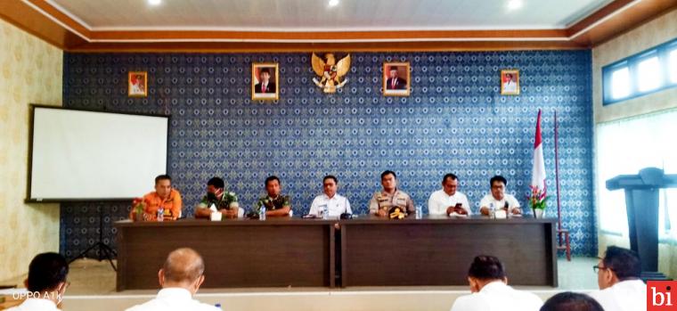 Penjabat Bupati baru sebagai perdana putra Mentawai di Kabupaten Kepulauan Mentawai, Martinus Dahlan, Rabu (25/ 05/2022) pagi ini menghadiri acara temu ramah dengan Kepala Desa sipora Utara dan masyarakat di  Aula Kantor Desa Sipora Jaya. IST