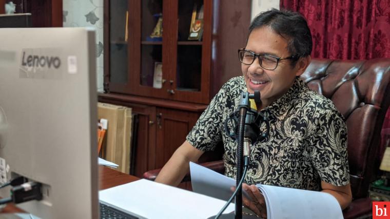 Gubernur Sumatera Barat Irwan Prayitno saat menjadi keynote speech Webinar IAI Sumatera Barat dalam rangka Pemulihan Ekonomi Lokal dalam Tatanan Kehidupan Normal Baru, Kamis (2/7/20).