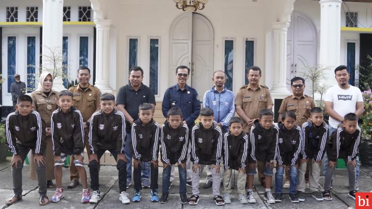 Sekolah Sepakbola (SSB) Liberty United tampil sebagai duta Sumatera Barat pada ajang  Liga Sentra Indonesia (LSI) U-11 di Malang, Jawa Timur. Prestasi pesepakbola belia asal 