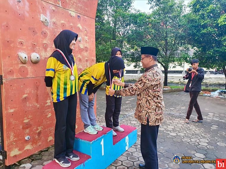 Hari ketiga  Pekan Olahraga Mahasiswa Provinsi (POMProv) Tim Panjang Tebing Unversitas Negeri Padang (UNP) Rabu (8/5/2022), merebut 5 medali emas dari 6 medali yang diperebutkan pada cabang olahraga ini dan 1 medali direbut oleh Politeknik Negeri Padang . IST