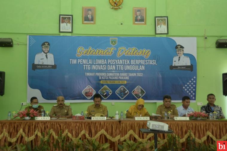 Ketua Posyantek Maruna, Hariyanto, A.Md kepada Kominfo, usai mempresentasikan ekspose kegiatan di hadapan Tim Penilai Provinsi Sumatera Barat di Aula Kantor Camat PPT, Senin (6/4). PUT