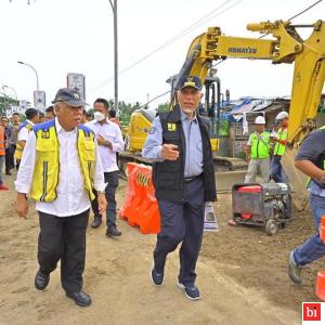 Atasi Macet di Perlintasan Kereta Api Kasang, Gubernur Mahyeldi Usulkan Bangun Jalan Layang Pada Menteri PUPR