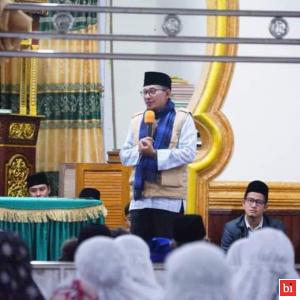 Bupati Eka Putra Ajak Jamaah Ramaikan dan Membersihkan Masjid