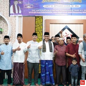 Bupati Solok Capt. H. Epyardi Asda Kunjungi Masjid Raya Baiturrahman Alahan Panjang