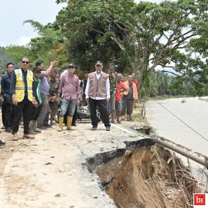 Gubernur Mahyeldi Pastikan Seluruh Ruas Jalan Nasional yang Terban di Pesisir Selatan Sudah Bisa Dilalui Kembali