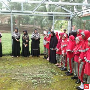Kampus Agroindustri UNP, Menerima Kunjungan Edukasi SDIT Alam Talago