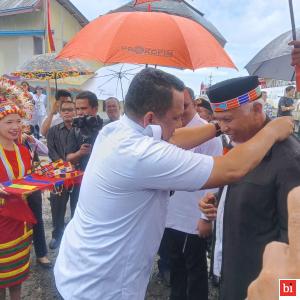 Kunjungan Kerja Ke Kepulauan Mentawai, Gubernur Sumbar Mahyeldi Disambut Hangat Pj Bupati