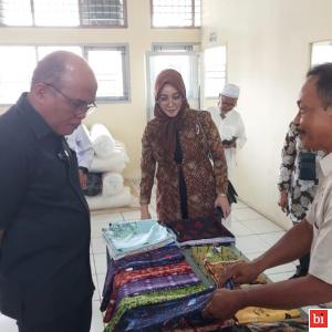 Libatkan Sejumlah SMK di Kota Padang, Ketua DPRD Sumbar Apresiasi Batik Lumpo