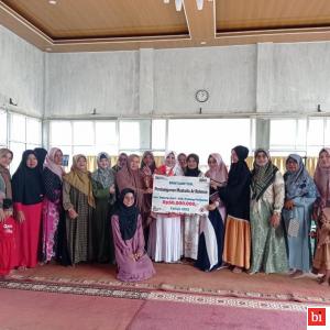 Nevi Zuairina Salurkan Bantuan pembangunan Mushalla Ar Rahman Talao Mundam di Kabupaten Padang Pariaman