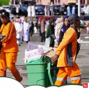 Usai Salat Id, Tim Oranye Sapu Bersih Lapangan Bancalaweh
